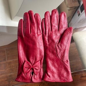 Red leather gloves lined size 8.5/m/l